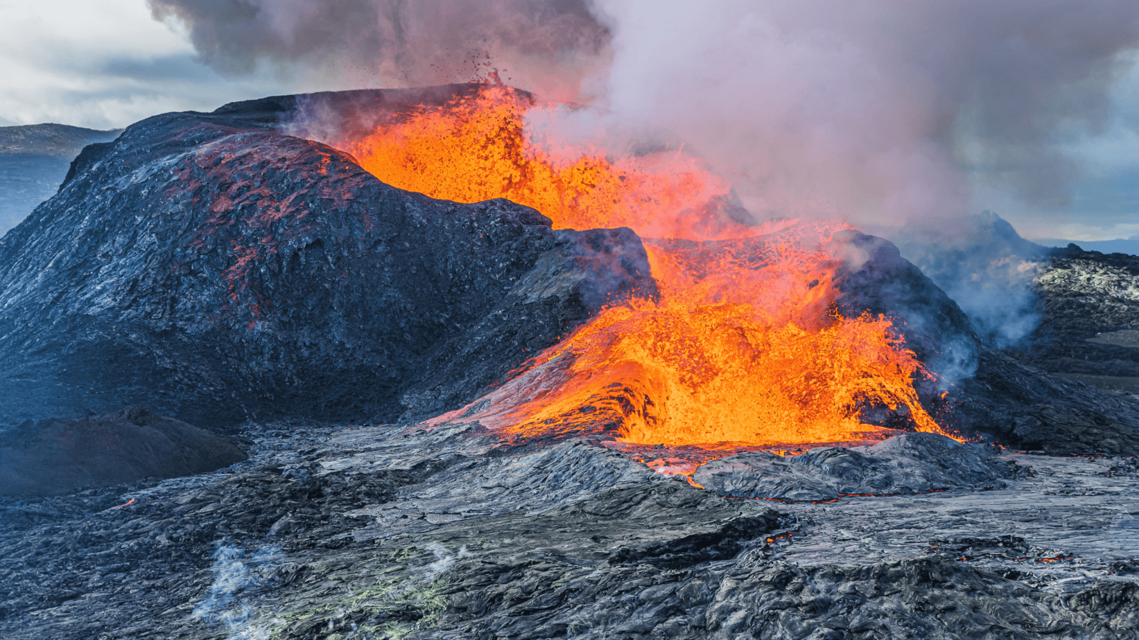 Recent volcano eruption as a way to link earth science to current events